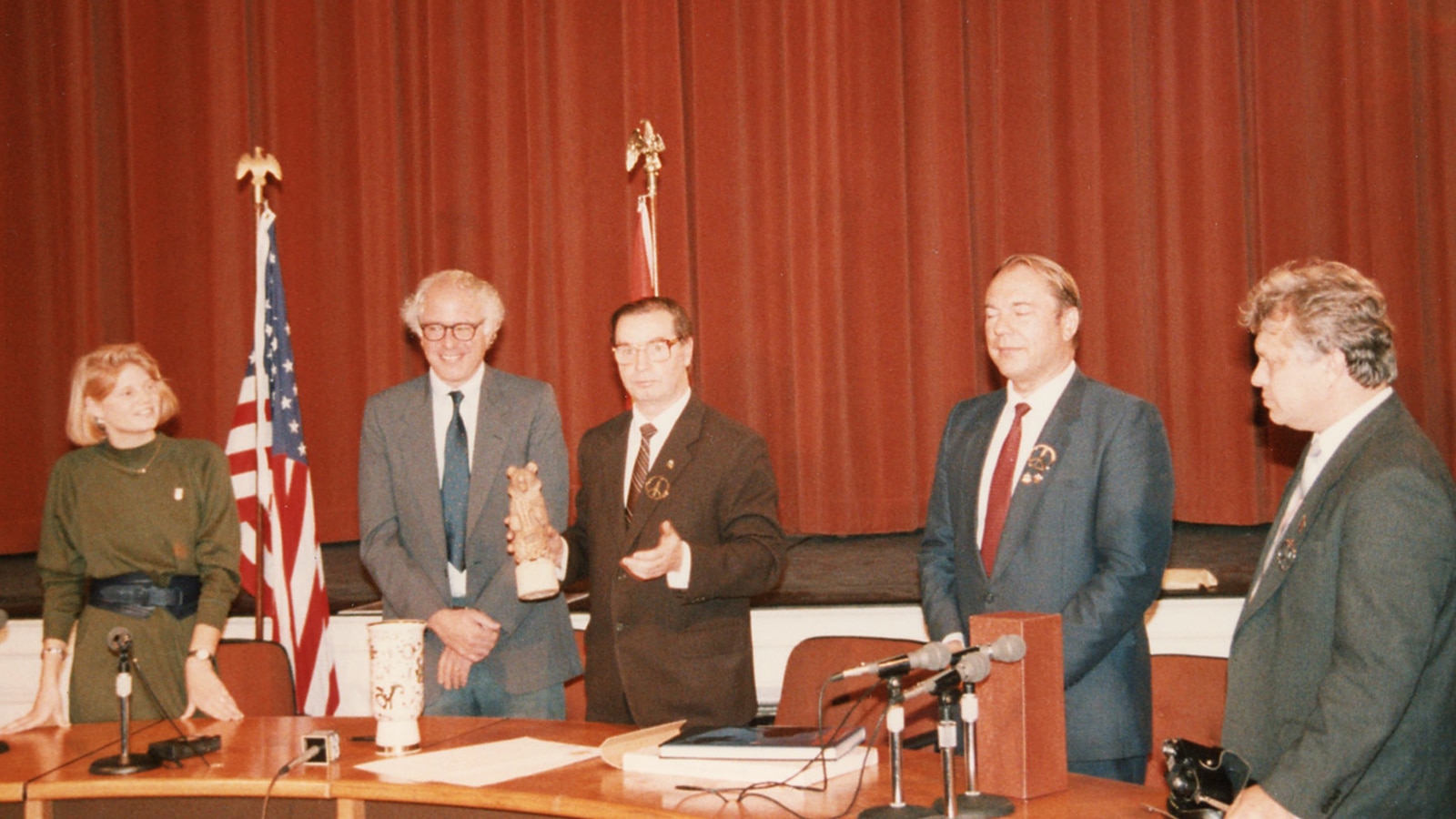 Mayor Bernie Sanders, Jane O’Meara Sanders & Delegation Visit Soviet Union City Yaroslavl To Establish A Sister-City Relationship